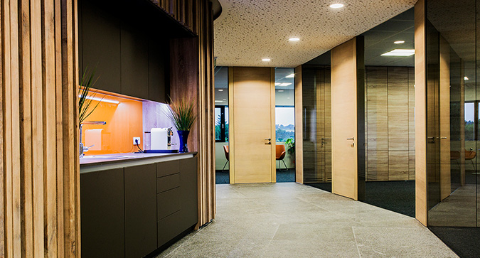 Lattner GmbH - Karriere - Arbeiter in Werkshalle